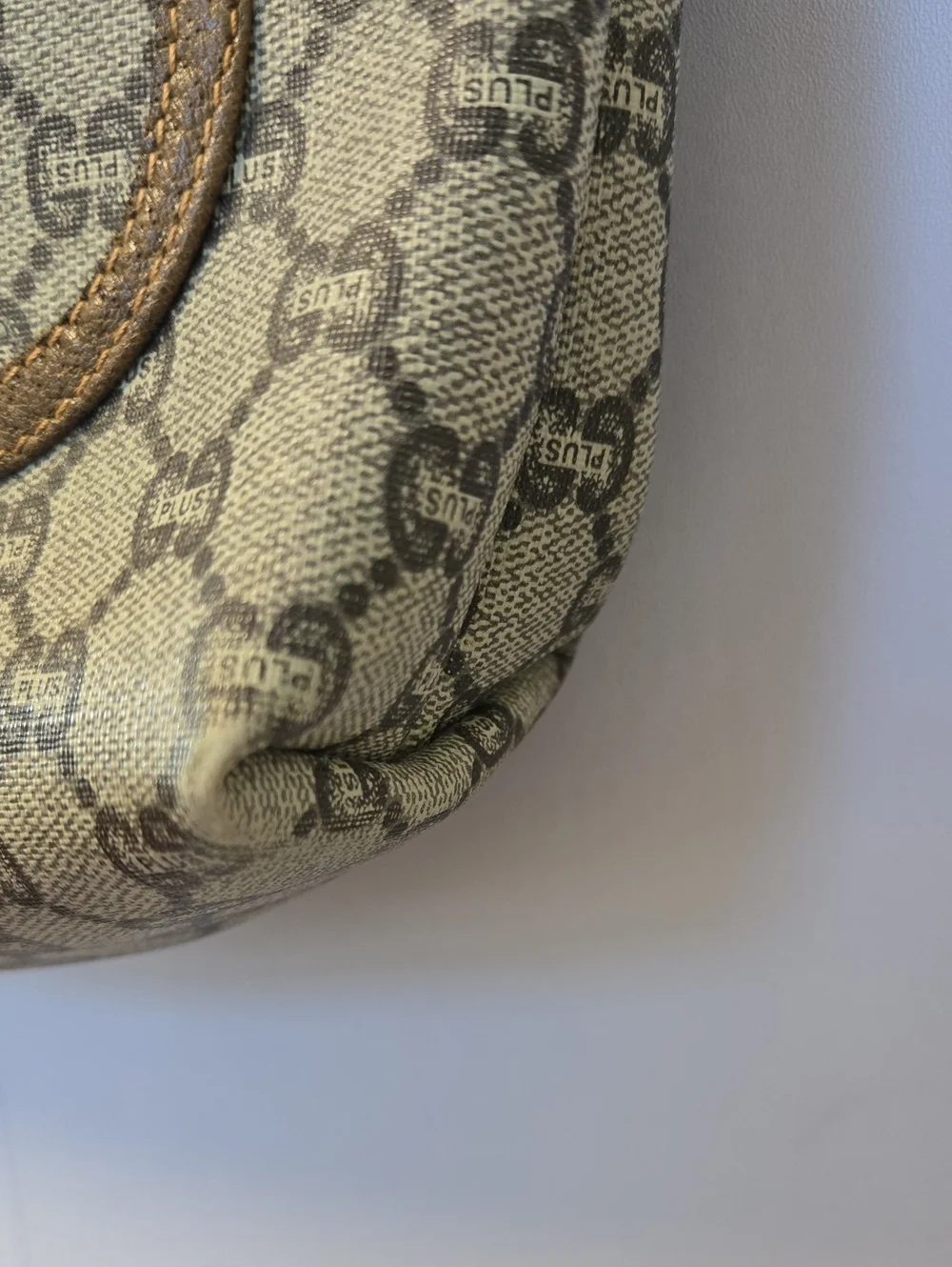 EUC Gucci Plus Vintage Beige GG Coate Canvas Tote with Sherry Line Handles